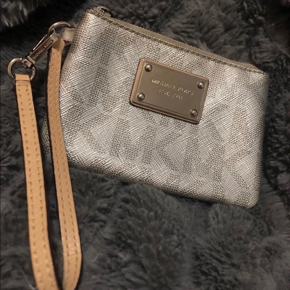 Michael Kors Wallet - Picture 1 of 5
